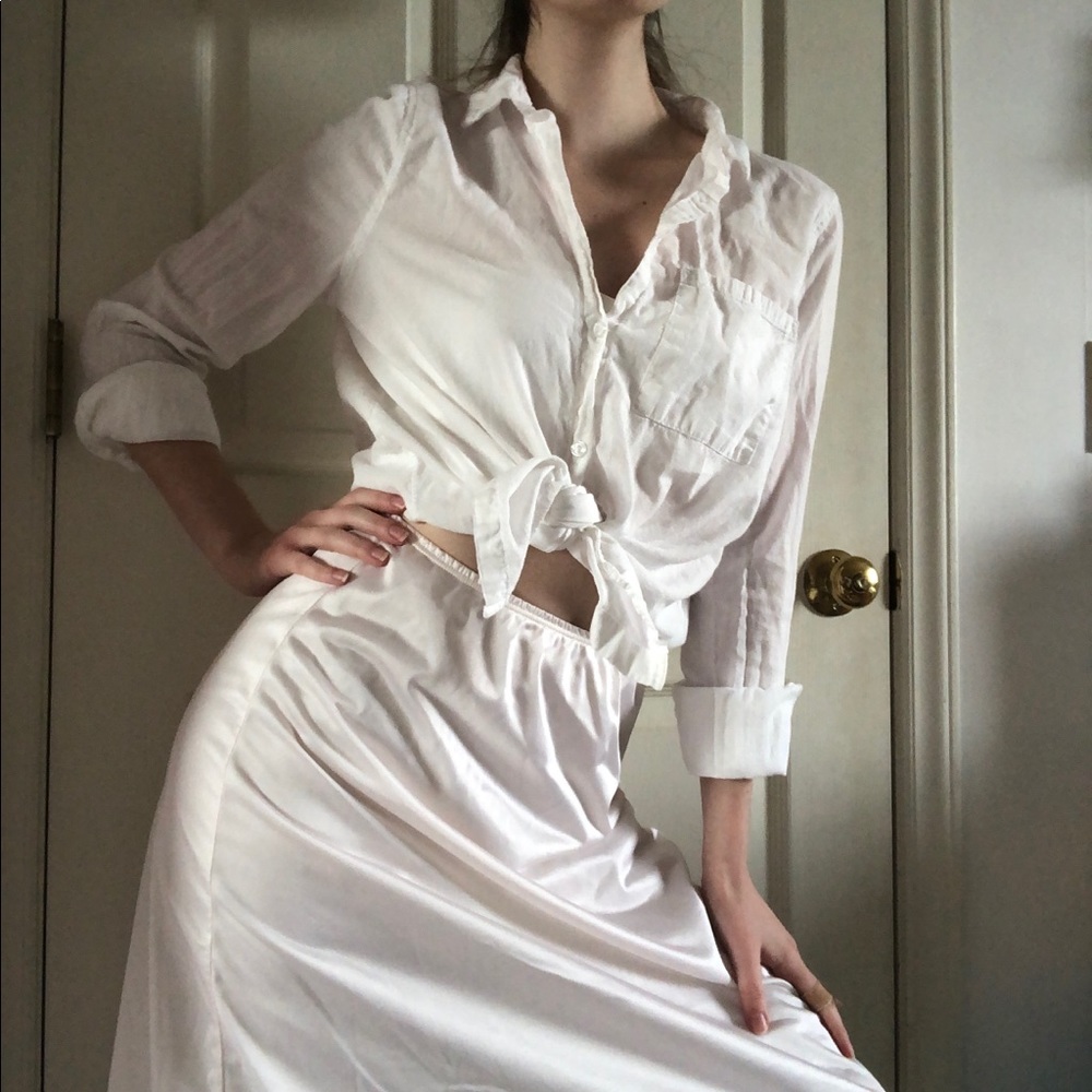 Divided H&M white button down - Picture 2 of 3